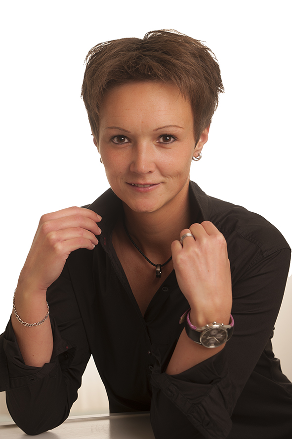 Kerstin Nusser in schwarzem Hemd